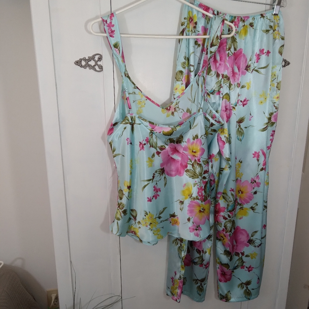 LA Intimates NWTPJ Set - Picture 2 of 3